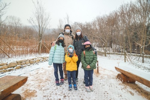 kimbab family sedang liburan musim dingin di korea