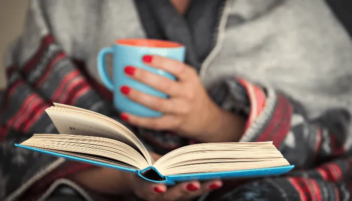 6 Tips Membangun Kebiasaan Membaca, Salah Satunya Ialah Senantiasa Membawa Buku Fisik
