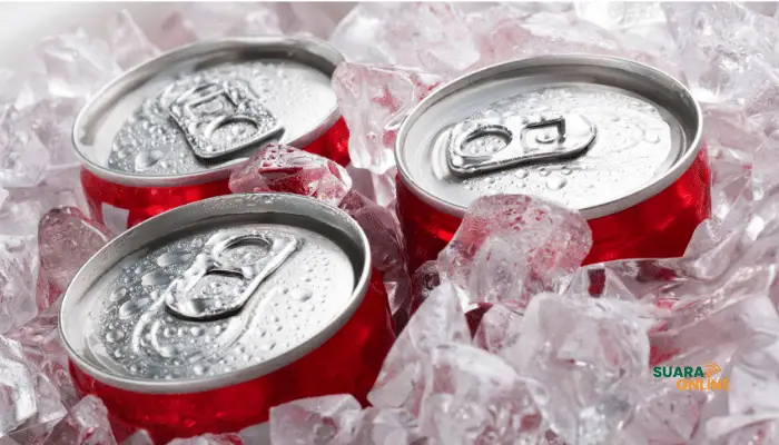 Membersihkan Barang Dengan Minuman Soda, Emang Bisa?