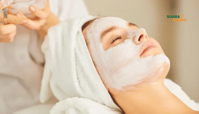 7 Manfaat Facial Wajah untuk Kesehatan dan Kecantikan Kulit