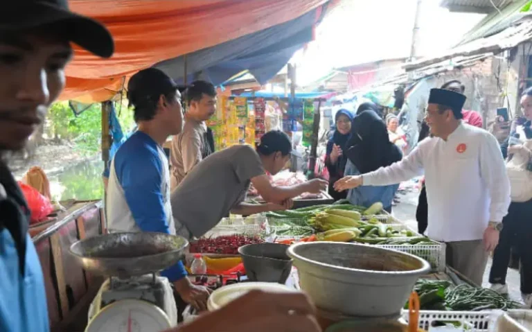 Jelang Debat Kedua Pilkada Jakarta, Suswono Kunjungi Pasar Ujung Menteng