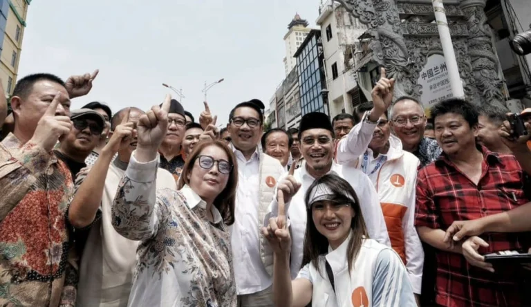 Suswono Kunjungi Pecinaan: Komitmen Tingkatkan Ekonomi Lokal dan Jaga Kerukunan