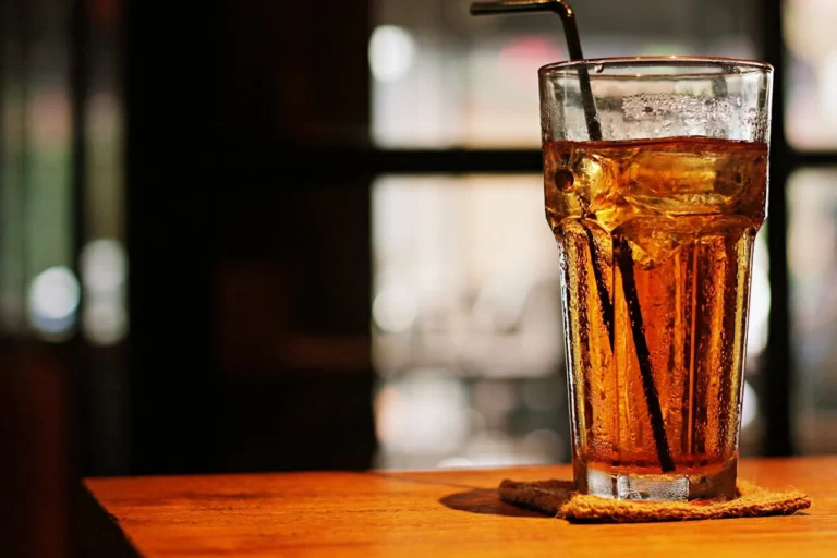 Es Teh Jumbo Mengandung Banyak Gula? Yuk Kurangi Dengan 3 Hal ini