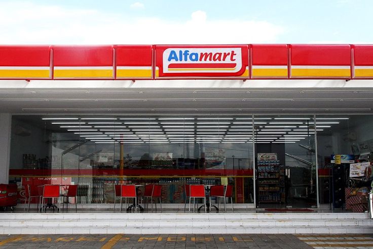 Bukan Sekadar Tempat Singgah, Alfamart Jadi Pelarian Ternyaman Saat Putus Cinta