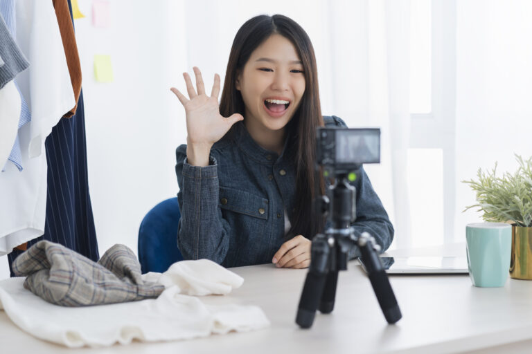Kenapa Gen Z Berlomba Jadi Content Creator? Ini Alasannya!