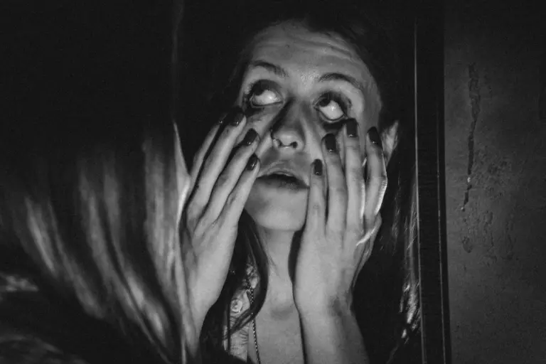Ghosting Anxiety di Hubungan Modern