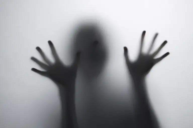 3 Alasan Orang di Ghosting dalam Kehidupan Sosial, Kamu Pernah Mengalaminya?