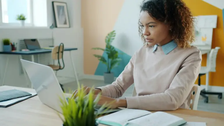 Digital Fatigue: Lelah Mental Akibat Layar yang Harus Diwaspadai