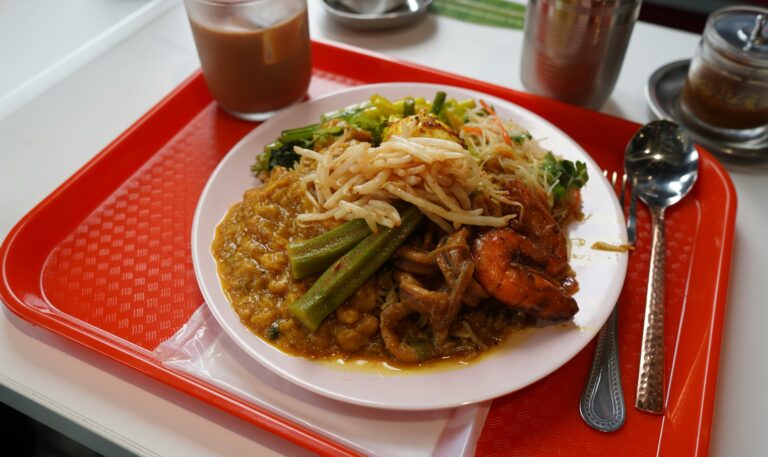 Gak Perlu Jauh-Jauh Ke Malaysia! Nasi Kandar Hadir Di Semarang, Harga Mulai dari 15 Ribuan Aja!