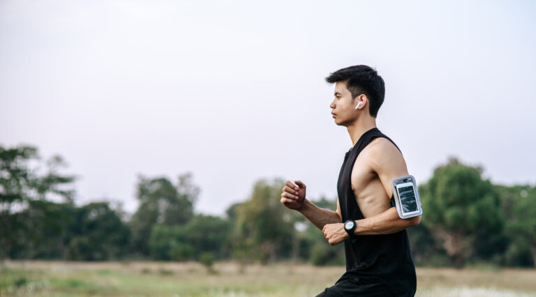5 Tips Olahraga Saat Puasa Agar Tubuh Tidak Cepat Lemas, Dijamin Ibadah Tetap Lancar!